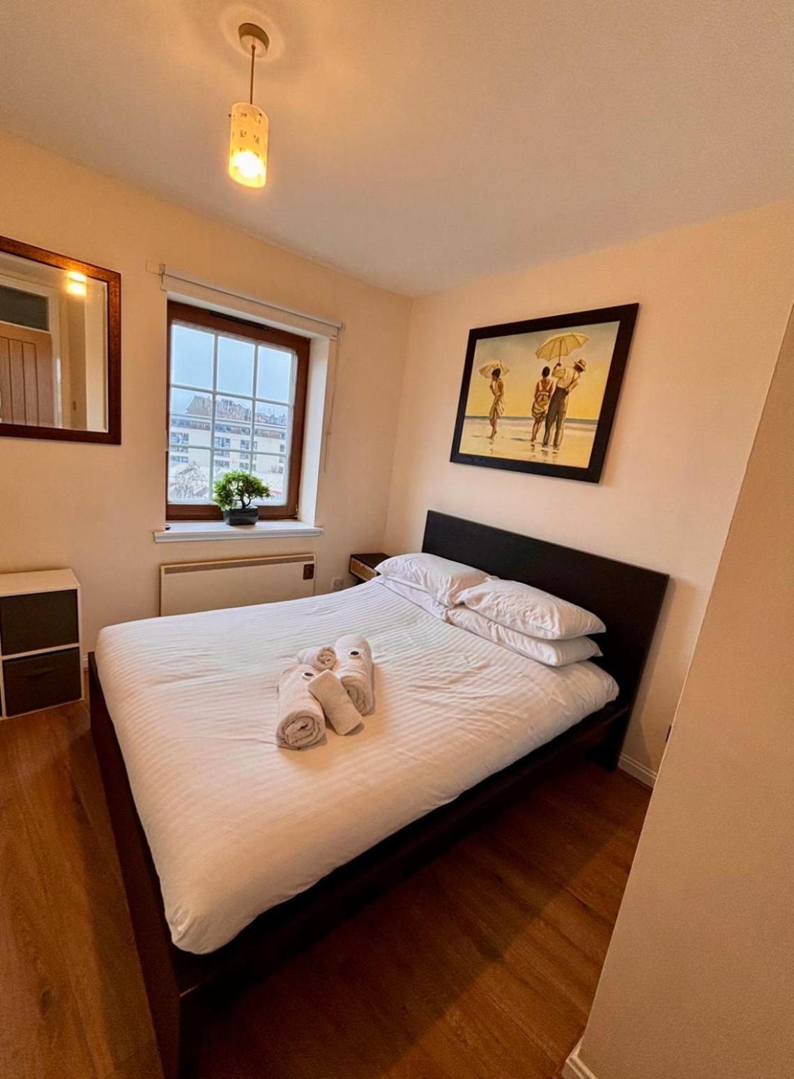 Sunshine On Leith. The River View Apartment! Edimburgo Habitación foto
