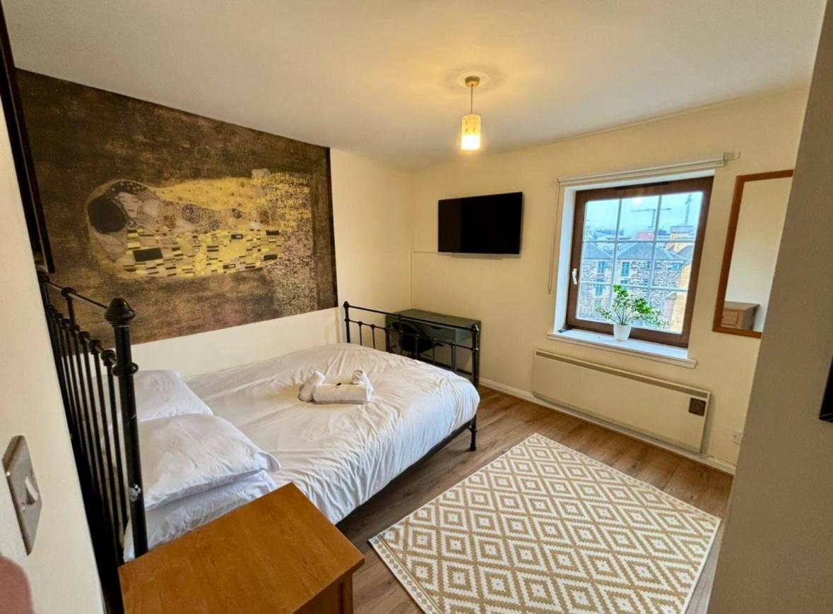 Sunshine On Leith. The River View Apartment! Edimburgo Habitación foto
